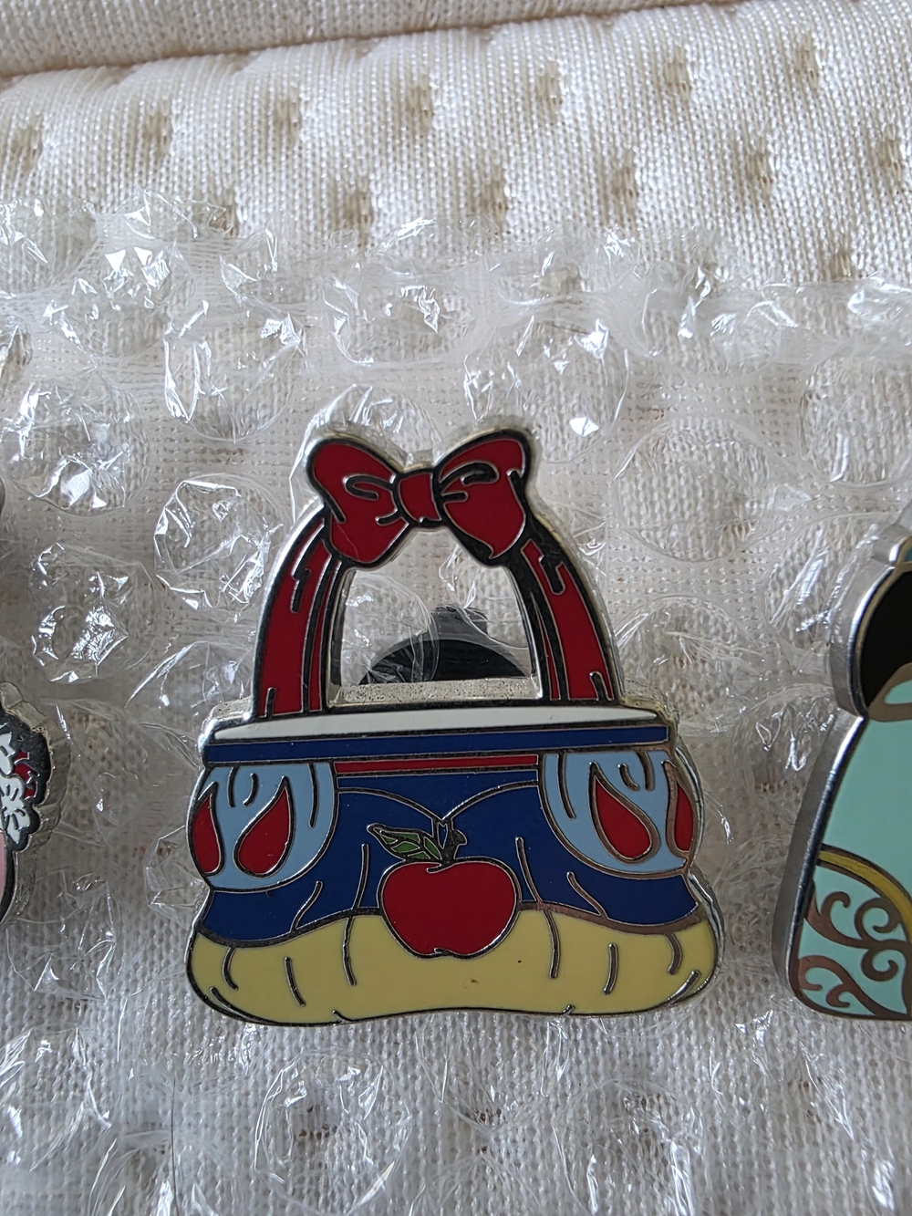 DISNEY Princess Handbag Pins - Picture 10 of 15